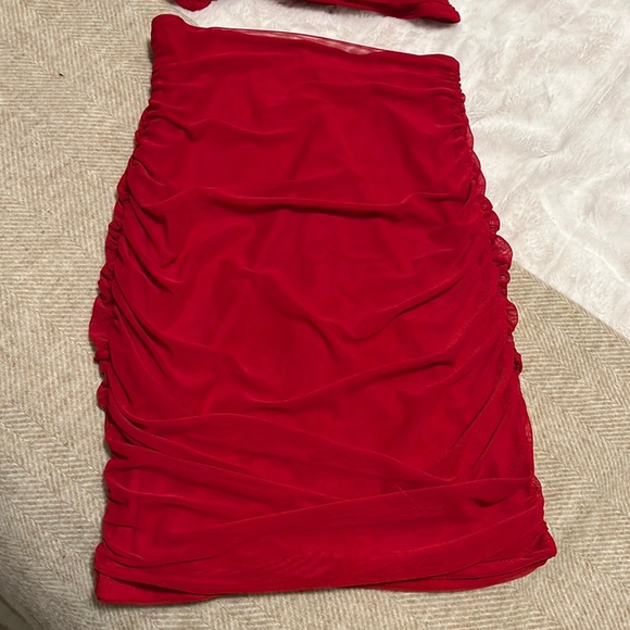 RUCHED RED SKIRT & TOP - Picture 3 of 8